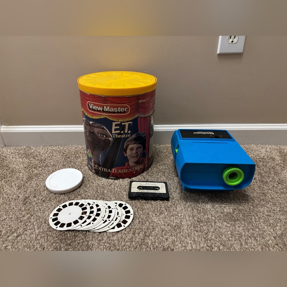 Rare E.T View master Theatre Projector with Reels
